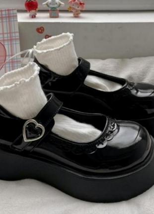 Туфлі в стилі мері джейн