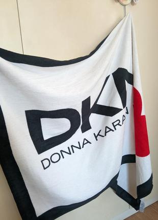 Большое махровое полотенце с логотипом dkny6 фото