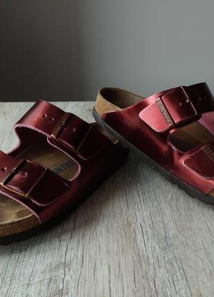 Шкіряні шльопанці / сланці birkenstock arizona leather1 фото