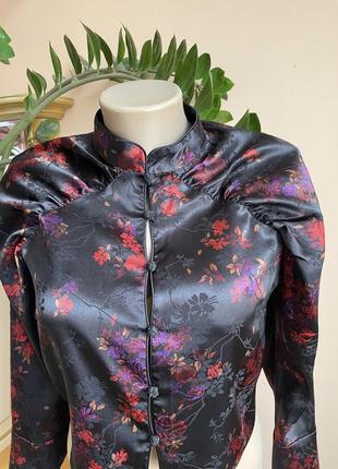 Фірмова вкорочена блуза zara з об’ємними рукавами в японському стилі
