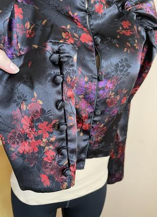 Фірмова вкорочена блуза zara з об’ємними рукавами в японському стилі3 фото