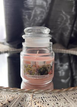 Ароматична свічка wickford&co весняний букет квіткова yankee candle2 фото