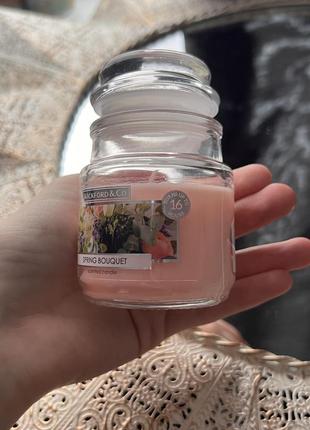 Ароматична свічка wickford&co весняний букет квіткова yankee candle3 фото
