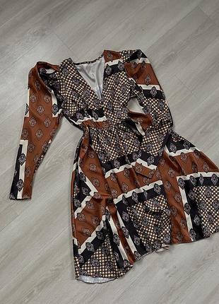 Платья миди с рукавами фонарик