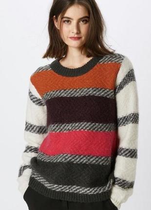 Шерстяной  свитер numph