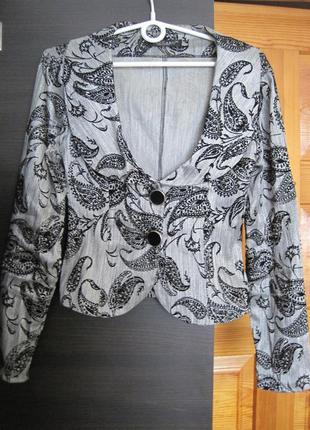Нарядный пиджак серебристо-чёрного цвета1 фото