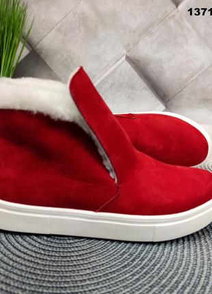 Красные зимние ботинки3 фото