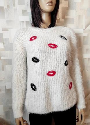 Молочний світер травка оверсайз з вишивкою, стильный молочный свитер травка оверсайз с принтом губ