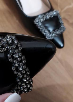Шикарні чорні жіночі туфлі лодочки чорні лодочки чорні човники лакові жіночі туфлі човники туфлі-човники туфлі-лодочки9 фото