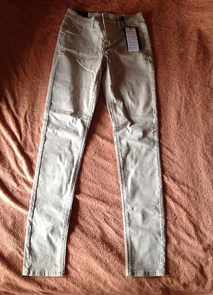 Джинсы