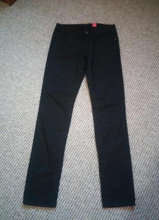 Черные зауженные скинни 10 раз.