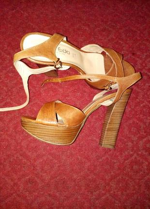 Босоніжки коричневі