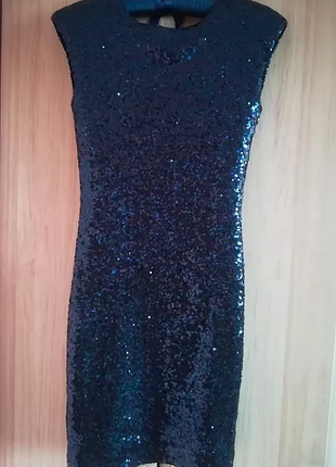 Вечірня сукня в паєтки