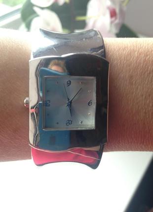 Стильные женские часы, из коллекции yves rocher3 фото