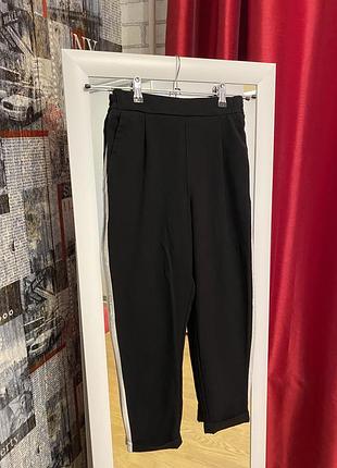Чёрные брюки с белыми лампасами, pull&bear, xs