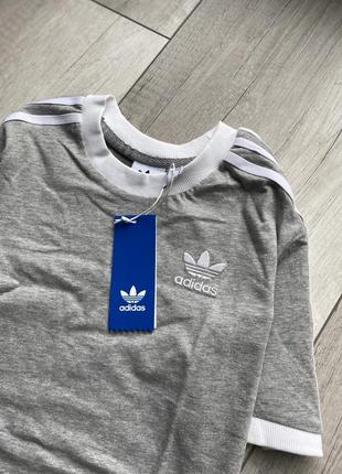 Футболка жіноча adidas 3 stripes4 фото