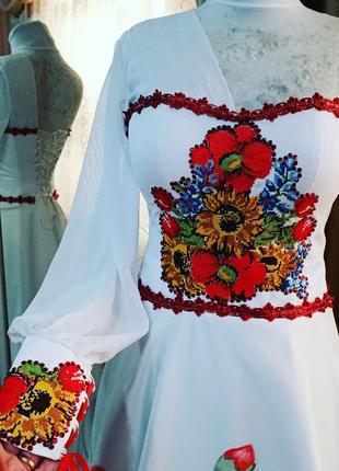 Ексклюзивна сукня в українському стилі