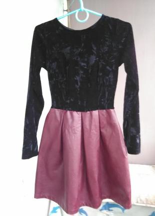 Крутое платье из велюра и эко-кожи