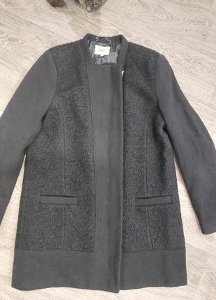Шикарне жіноче пальто.
