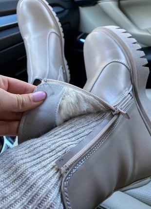 Теплые ботинки челси на резинке, сапоги невысокие, короткие, низкие бежевые кожаные женские зимние (зима 2022-2023) для женщин, удобные, комфортные5 фото
