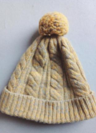 Теплая зимняя шапка
