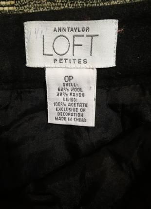 Чорна шерстяна юбка з вишивкою5 фото