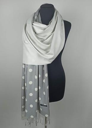 Теплий зимовий палантин шарф кашеміровий в горошок молочний сірий новий5 фото
