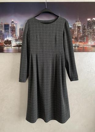 Сукня міді в клітинку з цупкої тканини