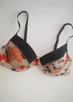 34b, 75b бюстгальтер calvin klein на поролоне с косточками.