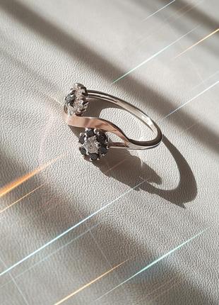 🫧 19 размер кольцо серебро с золотом цирконий белый чёрный  золотая пластина