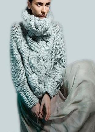 Объемный плотный свитер крупной вязки косами оверсайз1 фото