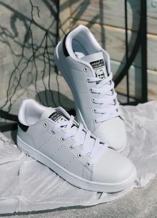 Жіночі кросівки adidas stan smith white black 3 / smb3 фото