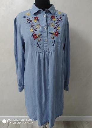 Суконка плаття з вишивкою на довгий рукав