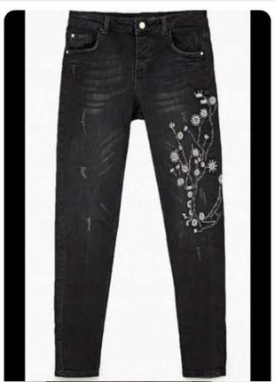 Розкішні штанці джинси з вишивкою1 фото