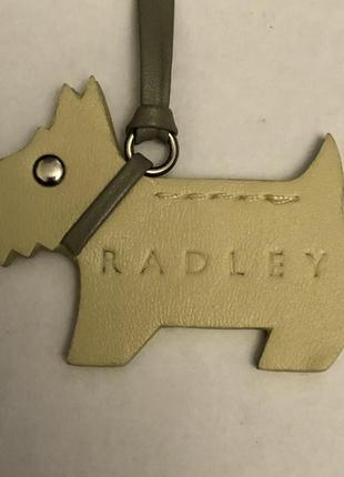Фірмовий брелок-собачка radley3 фото
