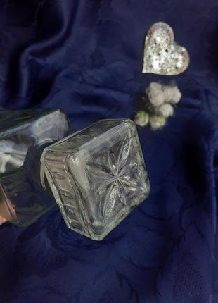 Флакон 💫 1960-е годы ive eau de cologne

урановое стекло для одеколона бутылка с пробкой прессстекло8 фото