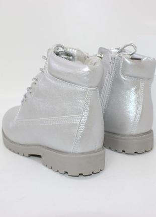 Ботинки теплые качественные для девочек зима в серебристом цвете3 фото