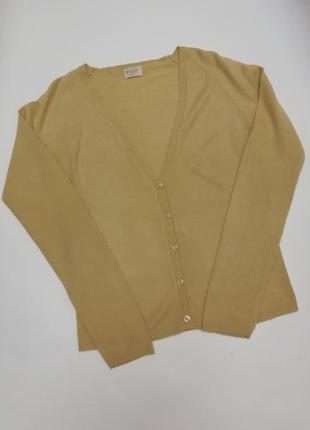 Свитерок на пуговицах mash, размер м.