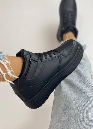 Кросівки зима