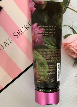 Лосьон крем для тіла velvet petals untamed victoria's secret2 фото