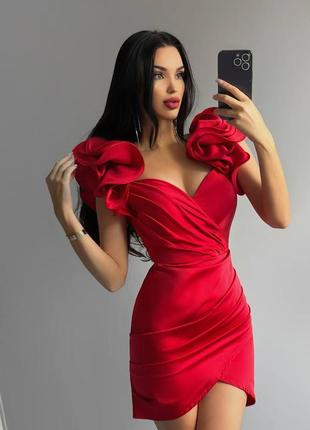 Вечірня сукня червона