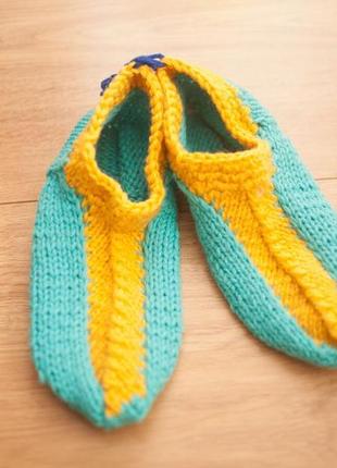 Вязанные тапочки топики ручной работы