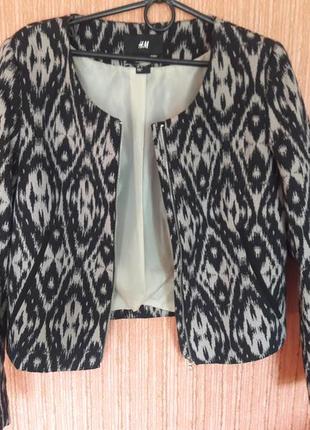 Стильний короткий піджак