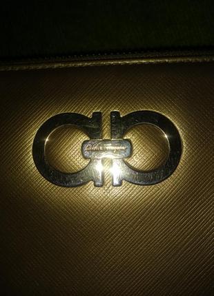 Salvatore ferragamo гаманець