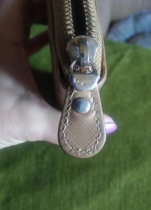 Salvatore ferragamo гаманець