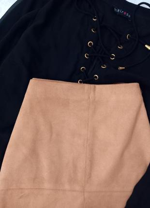 Замшева спідниця чорна блуза4 фото