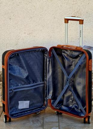 Прочный надежный чемодан airtex 629 с увеличение размера8 фото