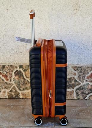 Прочный надежный чемодан airtex 629 с увеличение размера4 фото