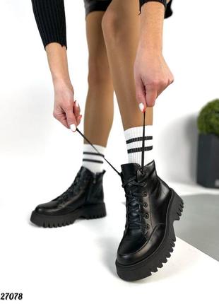 Женские кожаные зимние ботиночки черные с мехом овчина натуральная кожа низкие ботинки на молнии с замком зима