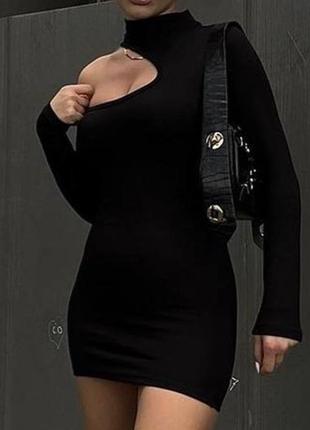 Шикарна сукня з вирізом🔥